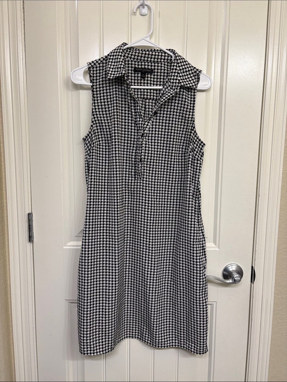 Banana Republic Sleeveless Elephant Pattern Shirt Dress - Black & White